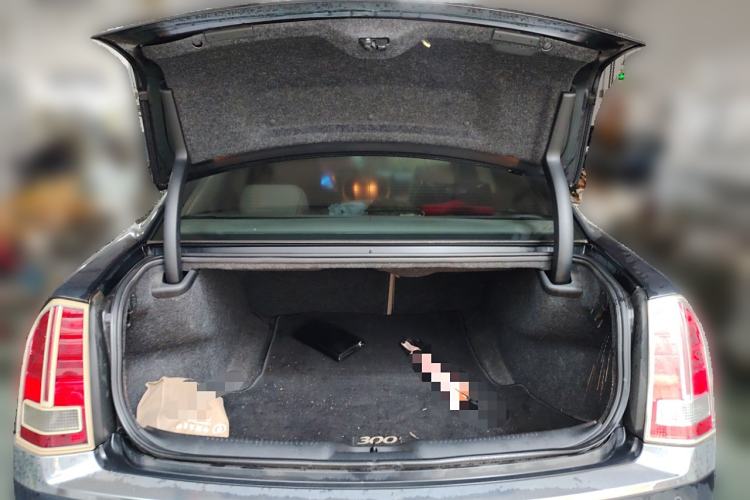 Used Chrysler 300C 2013 3.6L Luxury Edition Trunk