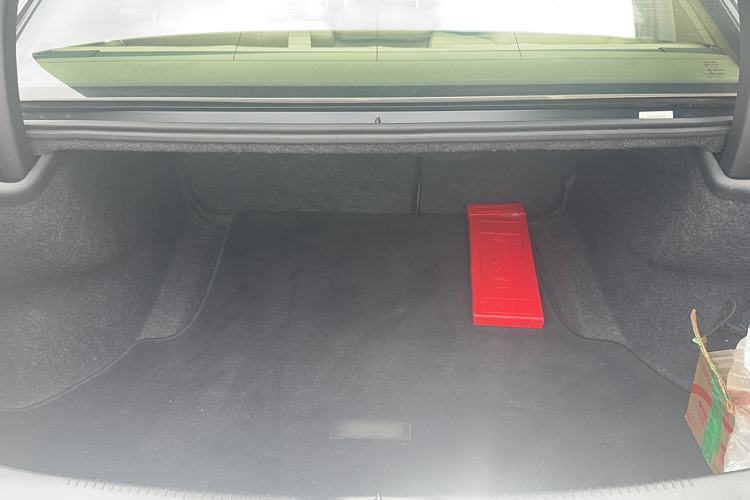 Used Chrysler 300C 2013 3.6L Luxury Edition Trunk