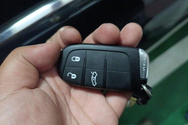 Used Chrysler 300C 2013 3.6L Premium Edition Vehicle Key