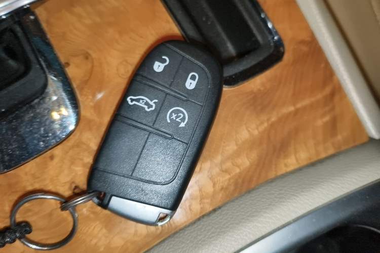 Used Chrysler 300C 2013 3.6L Luxury Edition Vehicle Key