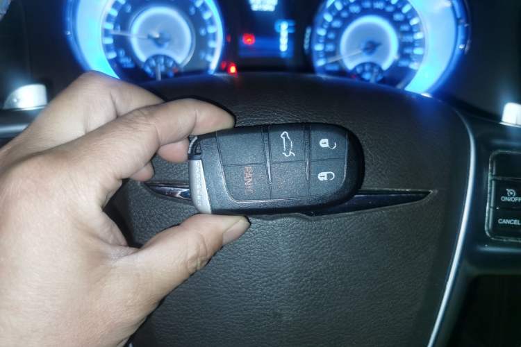 Used Chrysler 300C 2013 3.6L Premium Edition Vehicle Key