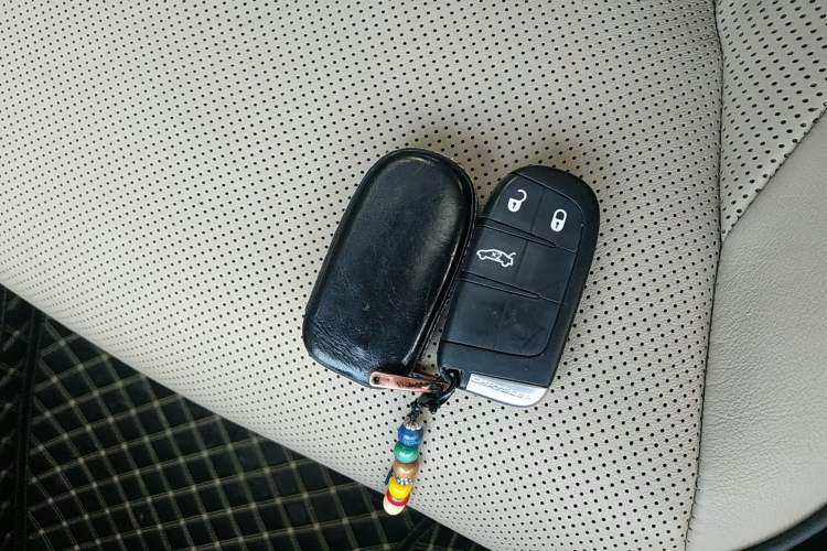 Used Chrysler 300C 2013 3.6L Premium Edition Vehicle Key