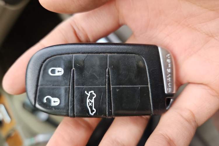 Used Chrysler 300C 2013 3.6L Luxury Edition Vehicle Key