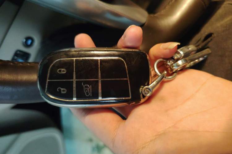 Used Chrysler 300C 2013 3.6L Luxury Edition Vehicle Key