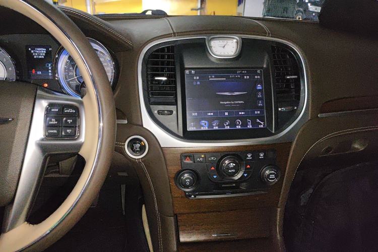 Used Chrysler 300C 2013 3.6L Prestige Edition Audio And AC Panel