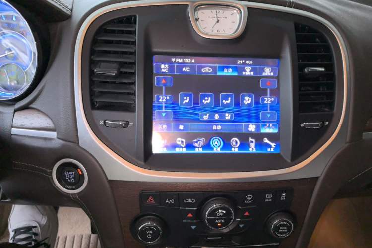 Used Chrysler 300C 2013 3.6L Prestige Edition Audio And AC Panel