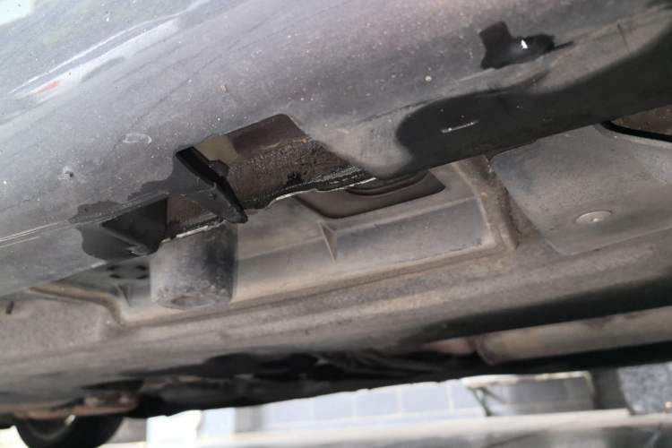 Used Chrysler 300C 2013 3.6L Prestige Edition Chassis Rear Left