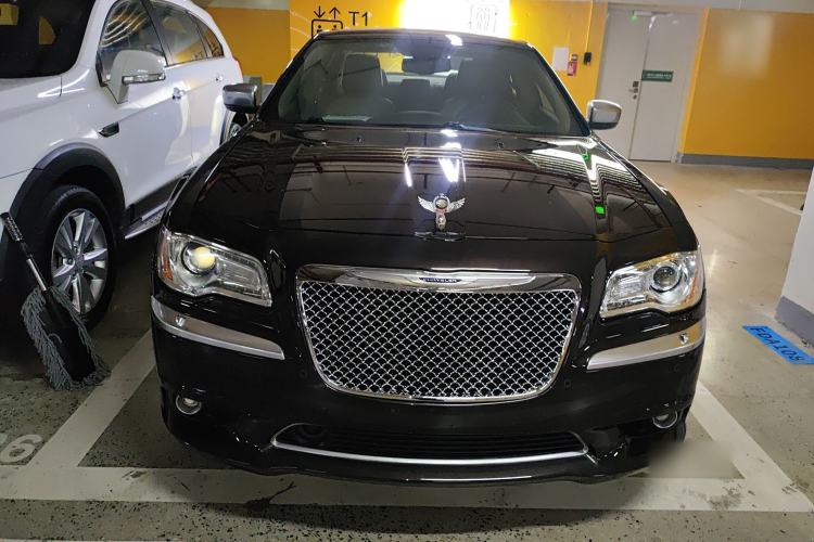 Used Chrysler 300C 2013 3.6L Prestige Edition Exterior 1