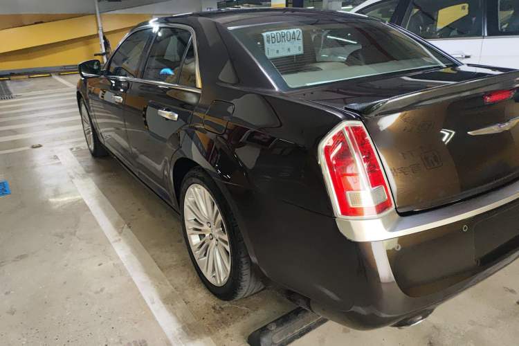 Used Chrysler 300C 2013 3.6L Prestige Edition Exterior 3