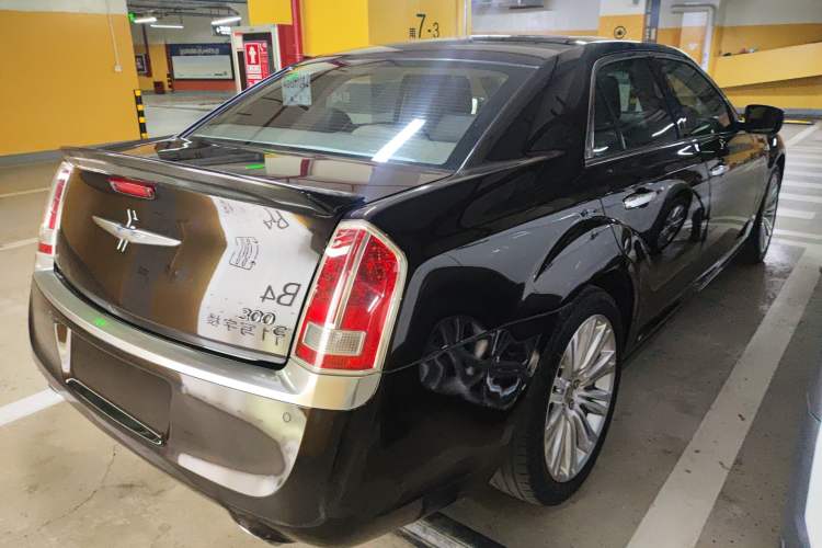 Used Chrysler 300C 2013 3.6L Prestige Edition Exterior 5