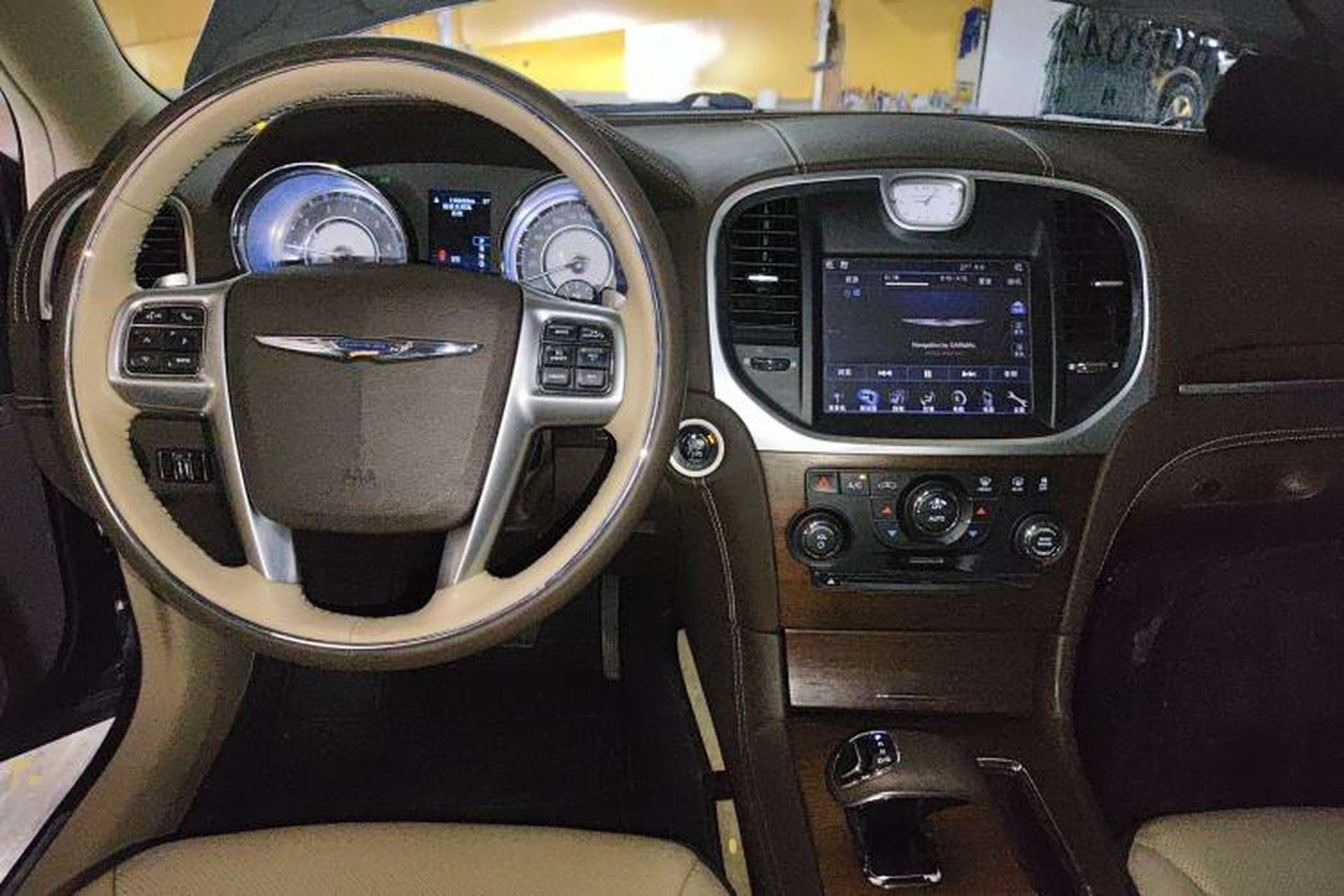 Used Chrysler 300C 2013 3.6L Prestige Edition Interior 2