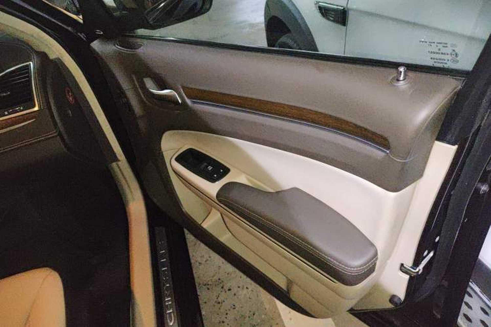 Used Chrysler 300C 2013 3.6L Prestige Edition Interior 5