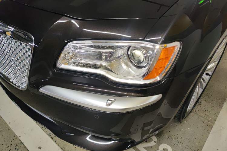 Used Chrysler 300C 2013 3.6L Prestige Edition Left Front Headlight