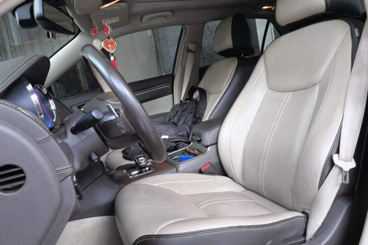 Used Chrysler 300C 2013 3.6L Prestige Edition Left Front Seat