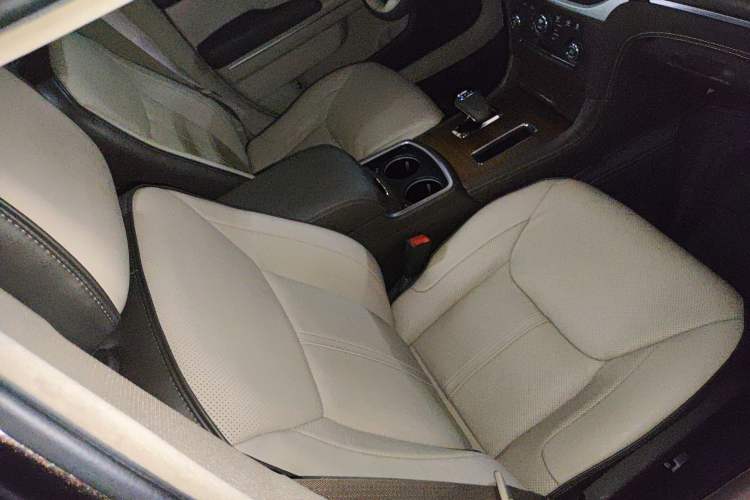 Used Chrysler 300C 2013 3.6L Prestige Edition Right Front Seat
