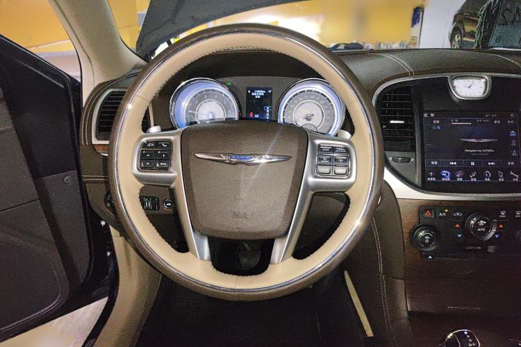 Used Chrysler 300C 2013 3.6L Prestige Edition Steering Wheel