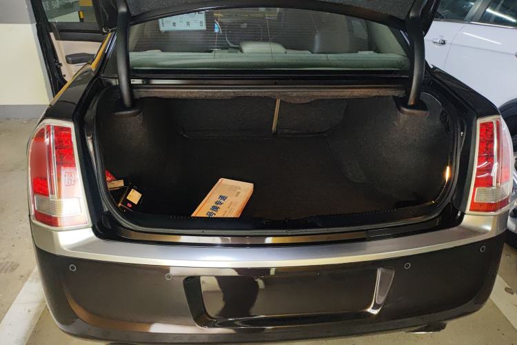 Used Chrysler 300C 2013 3.6L Prestige Edition Trunk
