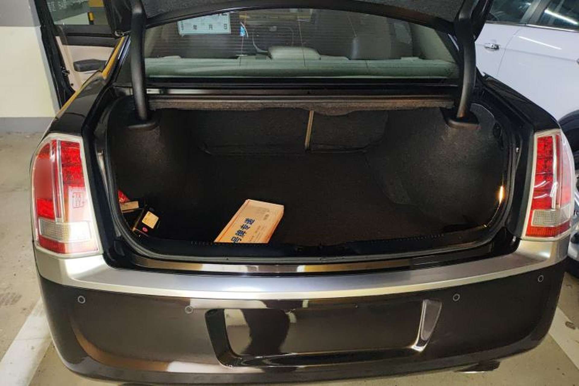 Used Chrysler 300C 2013 3.6L Prestige Edition Trunk