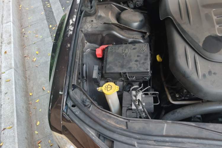 Used Chrysler 300C 2013 3.6L Prestige Edition Engine Bay Right