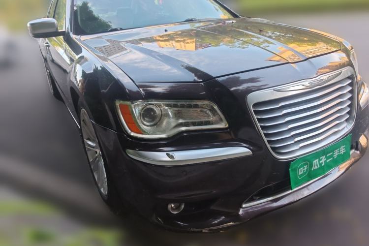 Used Chrysler 300C 2013 3.6L Prestige Edition Front Right 45 Deg