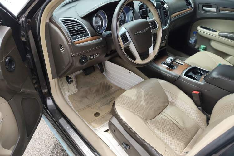 Used Chrysler 300C 2013 3.6L Prestige Edition Left Front Seat