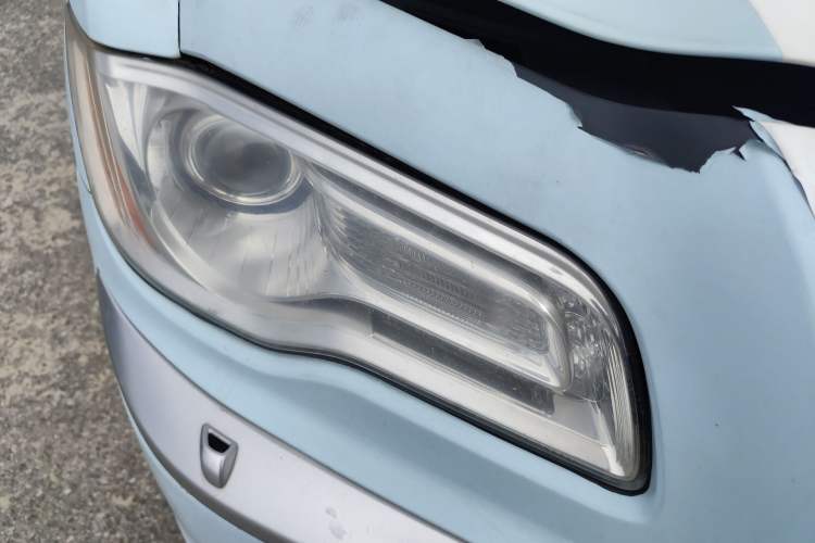 Used Chrysler 300C 2013 3.6L Prestige Edition Right Front Headlight