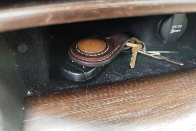 Used Chrysler 300C 2013 3.6L Prestige Edition Vehicle Key