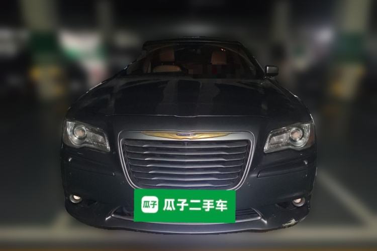 Used Chrysler 300C 2013 3.6L Premium Edition Front
