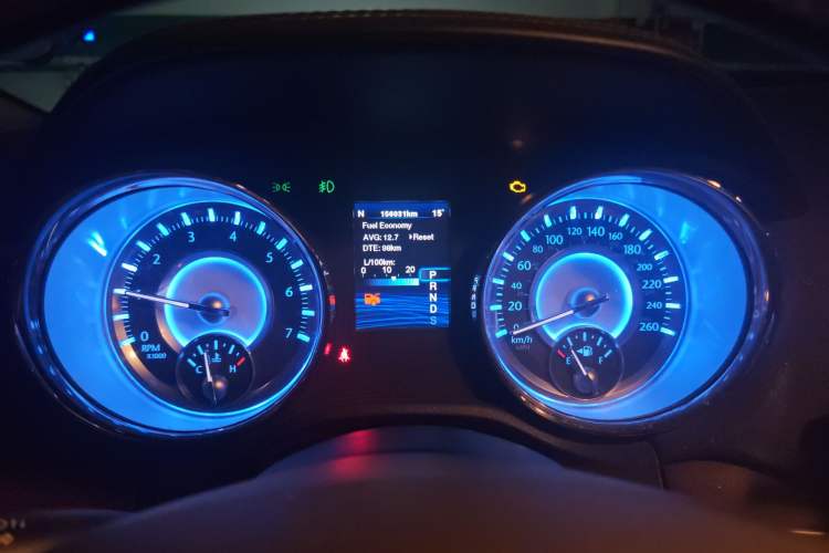 Used Chrysler 300C 2013 3.6L Premium Edition Instrument Cluster