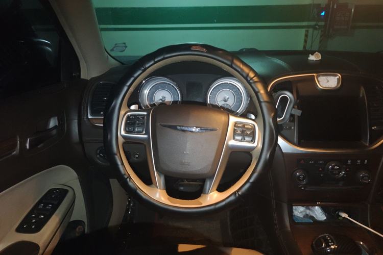Used Chrysler 300C 2013 3.6L Premium Edition Steering Wheel
