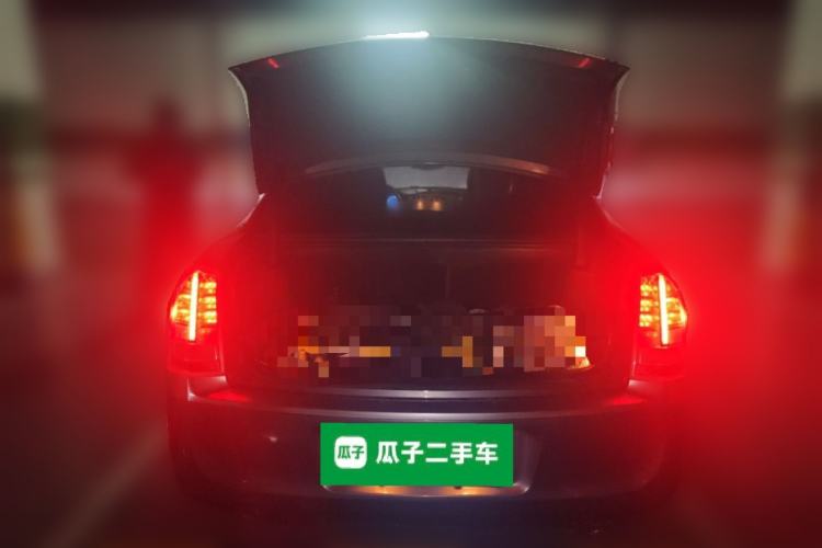 Used Chrysler 300C 2013 3.6L Premium Edition Trunk