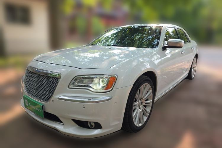 Used Chrysler 300C 2013 3.6L Premium Edition Guazi used car, China used car export, Used car for sale, Used cars, Cheapest cars for sale