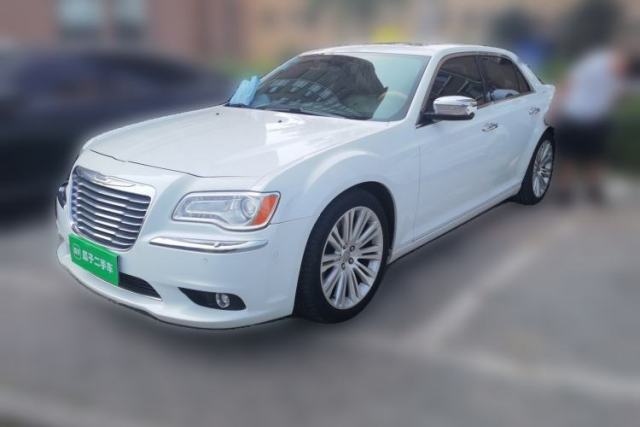 Used Chrysler 300C 2013 3.6L Luxury Edition