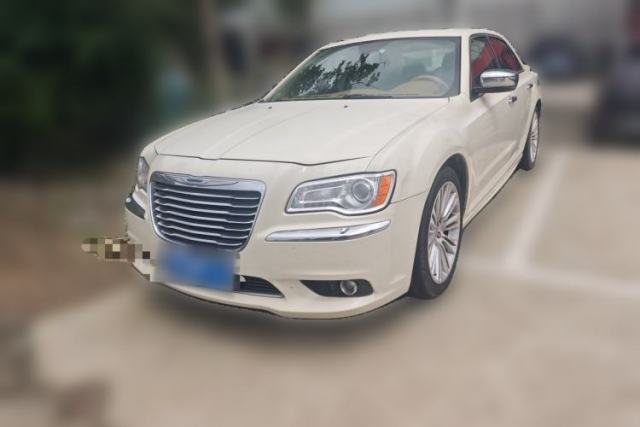 Used Chrysler 300C 2013 3.6L Luxury Edition