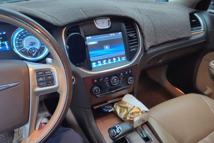 Used Chrysler 300C 2014 3.0L Excellence Edition Audio And AC Panel