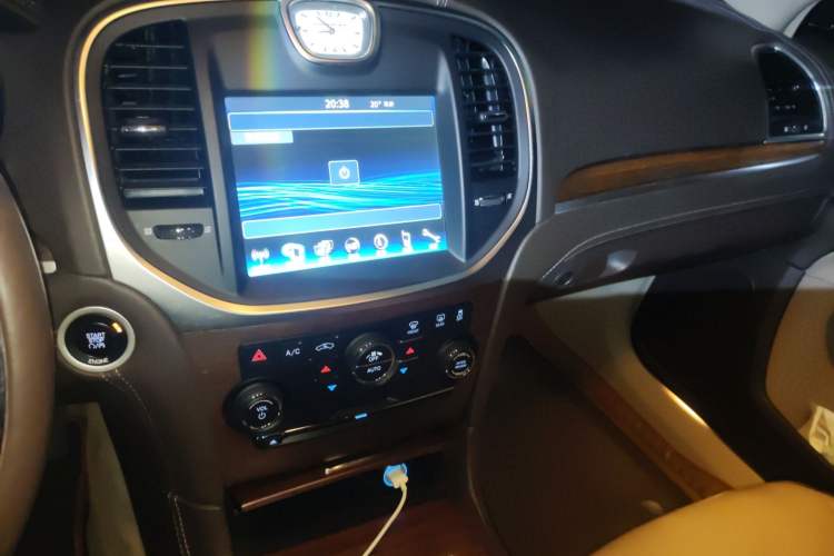 Used Chrysler 300C 2014 3.0L Excellence Edition Audio And AC Panel