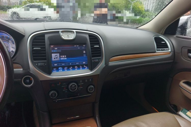 Used Chrysler 300C 2014 3.0L Excellence Edition Audio And AC Panel