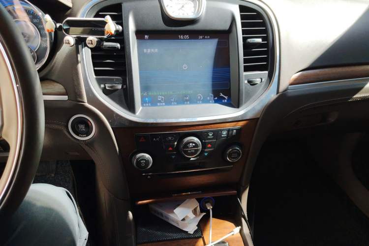 Used Chrysler 300C 2014 3.0L Excellence Edition Audio And AC Panel