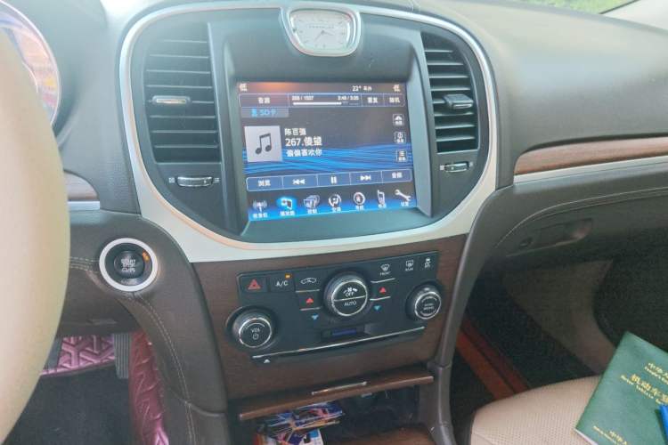 Used Chrysler 300C 2014 3.0L Excellence Edition Audio And AC Panel