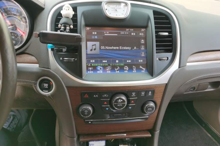 Used Chrysler 300C 2014 3.0L Excellence Edition Audio And AC Panel