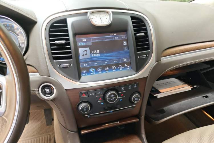 Used Chrysler 300C 2014 3.0L Excellence Edition Audio And AC Panel