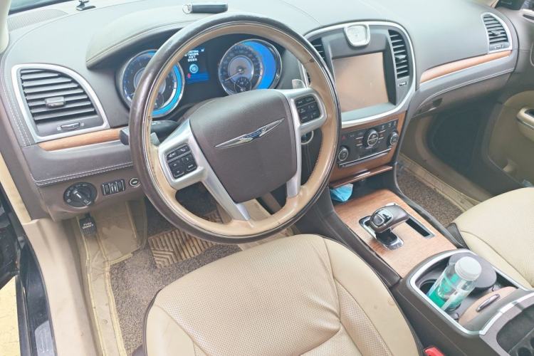 Used Chrysler 300C 2014 3.0L Excellence Edition Center Console