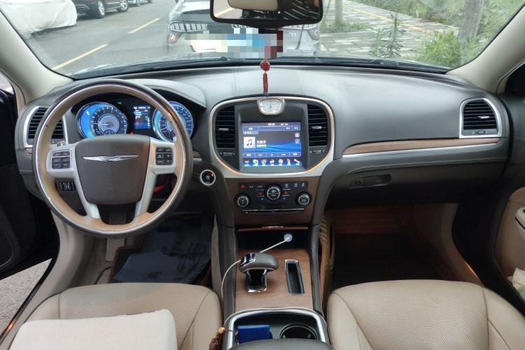 Used Chrysler 300C 2014 3.0L Excellence Edition Center Console