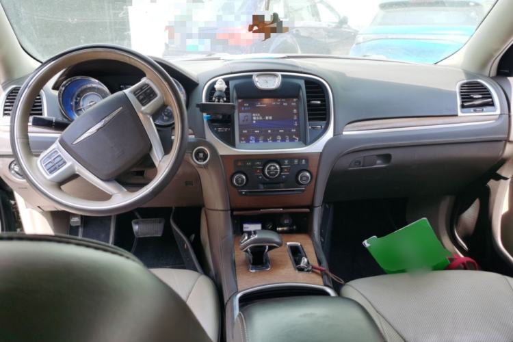 Used Chrysler 300C 2014 3.0L Excellence Edition Center Console