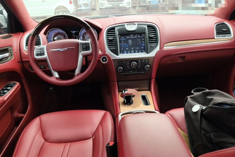 Used Chrysler 300C 2014 3.0L Excellence Edition Center Console