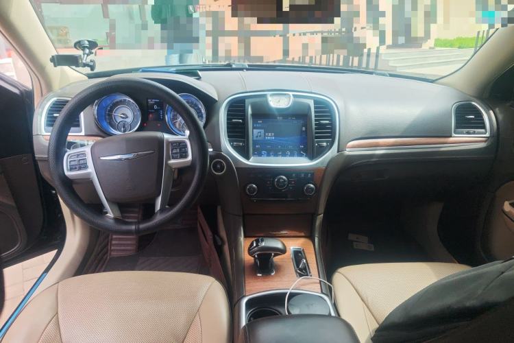 Used Chrysler 300C 2014 3.0L Excellence Edition Center Console