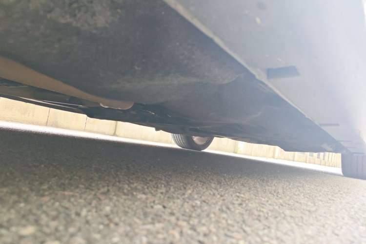 Used Chrysler 300C 2014 3.0L Excellence Edition Chassis Front Left