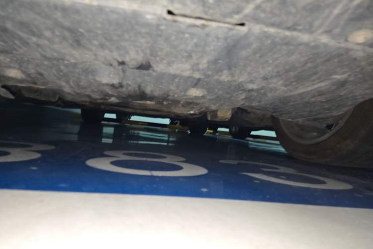 Used Chrysler 300C 2014 3.0L Excellence Edition Chassis Front