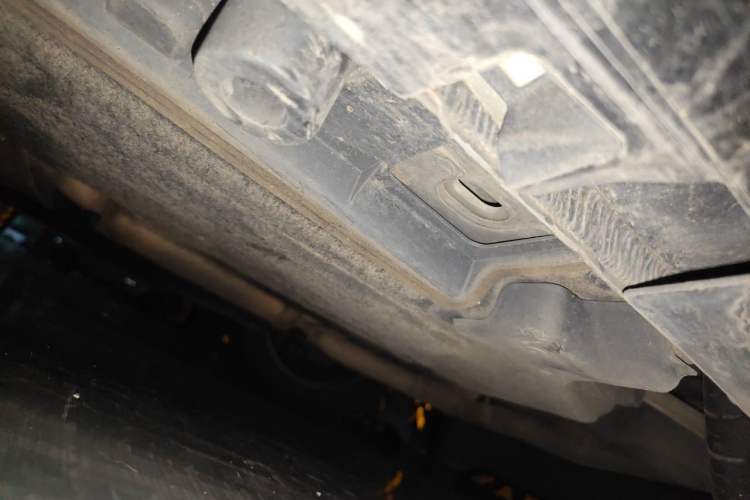 Used Chrysler 300C 2014 3.0L Excellence Edition Chassis Rear Left