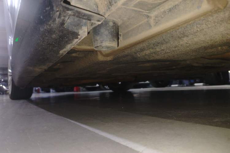 Used Chrysler 300C 2014 3.0L Excellence Edition Chassis Rear Left